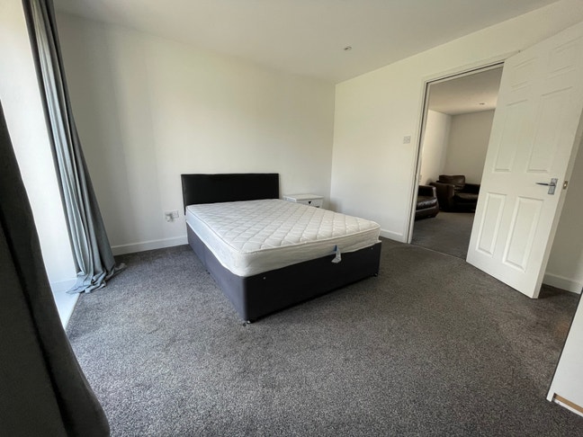 2 Studios Available with own bathroom  Main Photo