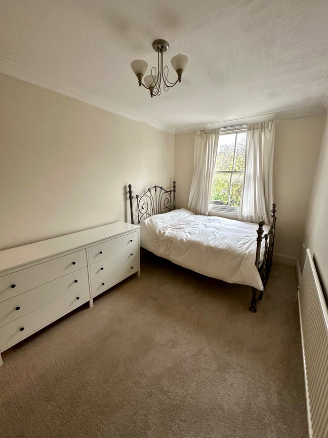 Double room in East London next to Vicky Park Main Photo