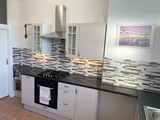 Very big 2 Bed Apartment in Hayes opposite Park Main Photo