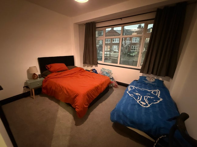 Double Bedroom with Ensuite Main Photo