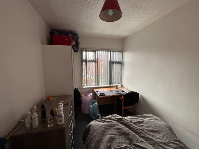 1 double bed room to let  Main Photo