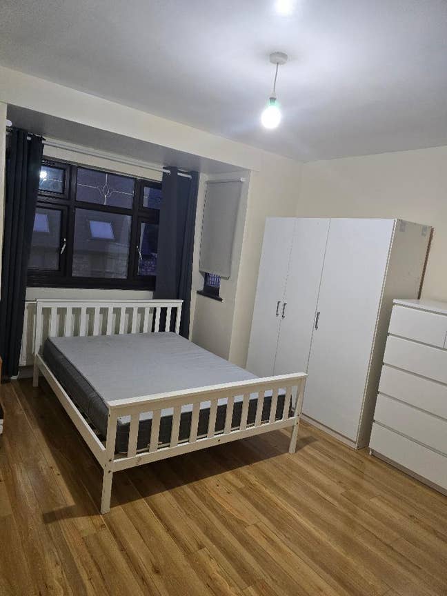 6 bed house with 3 brand new bathrooms Main Photo