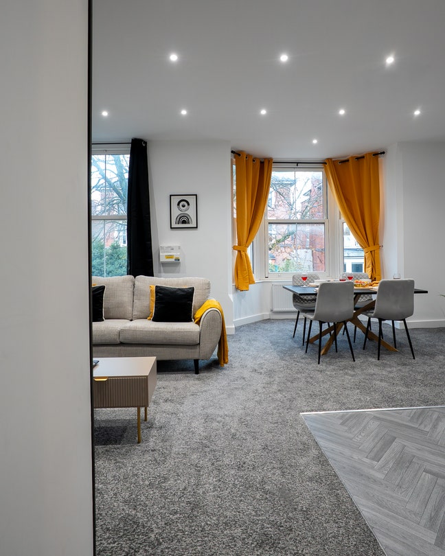 Stylish 2 Bedroom Apartment in Nottingham City  Main Photo