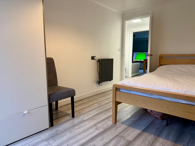 Double room in shared two bed flat with one other. Main Photo