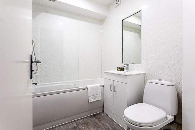 Newly Refurbished Double Bedroom – Upton Park, E7 Main Photo