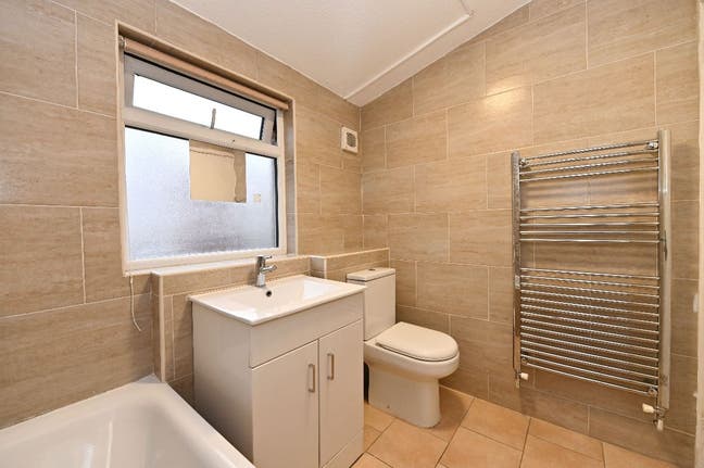 Step into comfort — Centurion Close has everything Main Photo