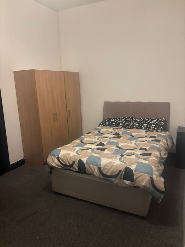 Double Room Available – No Deposit - M30 Main Photo