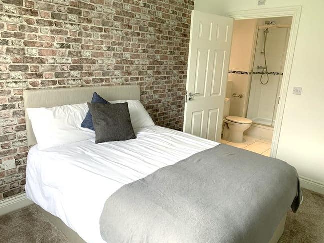 Fabulous Double Ensuite Room!  Main Photo