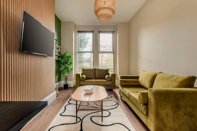 Brand New Sefton Park Home - En-suites Available!  Main Photo