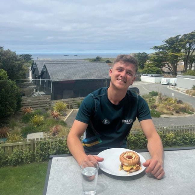 2 Professionals Looking for a Flat/ House Share Main Photo