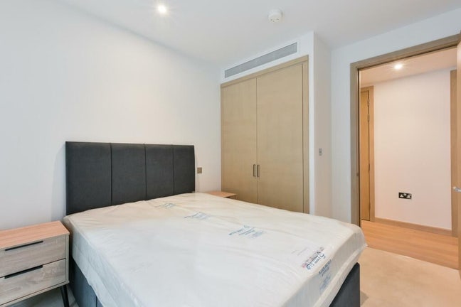 Flatmate Wanted – Embassy Gardens, Nine Elms Main Photo