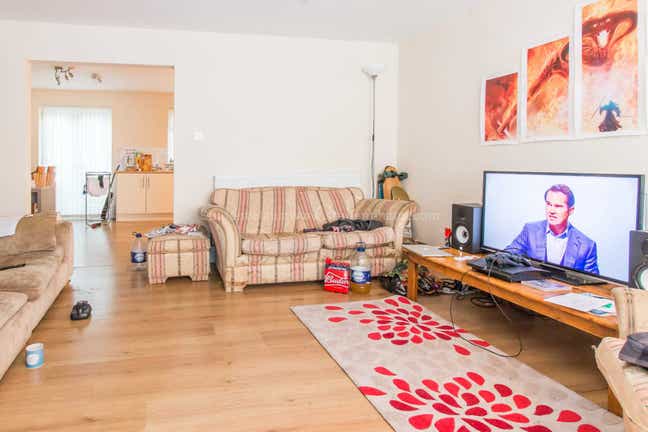 1 Last Room Available | Perfect for Students Main Photo