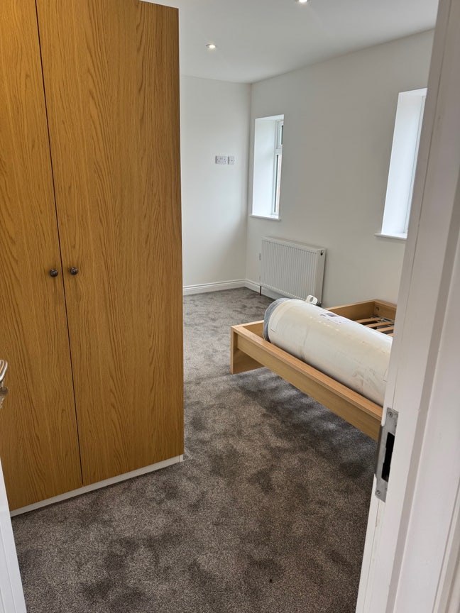 Modern en-suite HMO room - newly refurbished  Main Photo