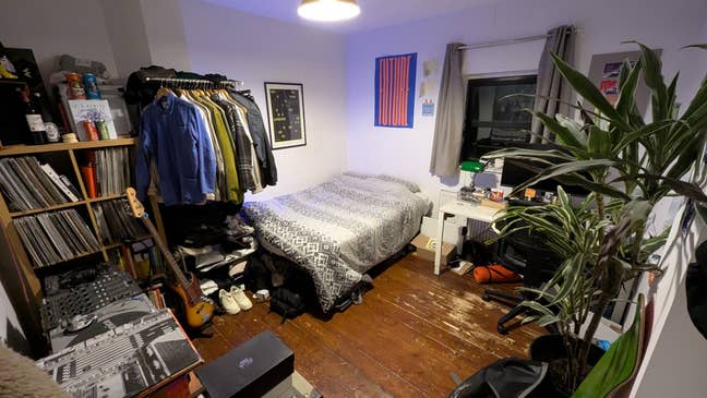 Room Available – Manor House Warehouse Main Photo