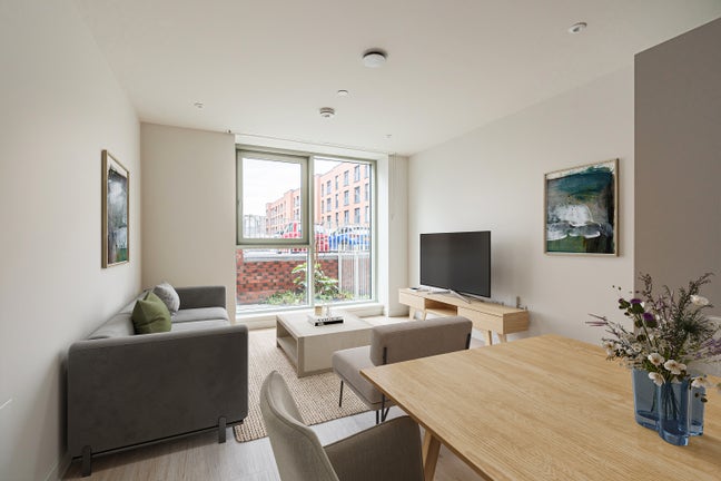 Brand New 3 Bedroom HMO Townhome Main Photo