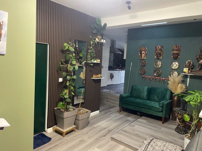 Double half ensuit room  Main Photo