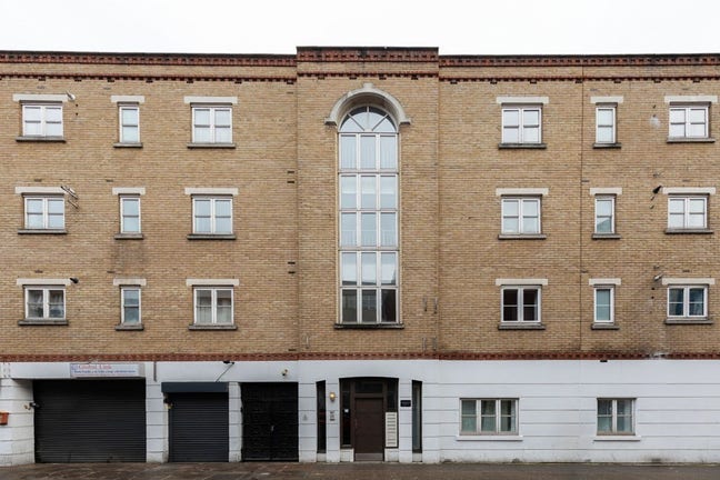 Large 1 Bedroom Flat to Let in Whitechapel E1 Main Photo