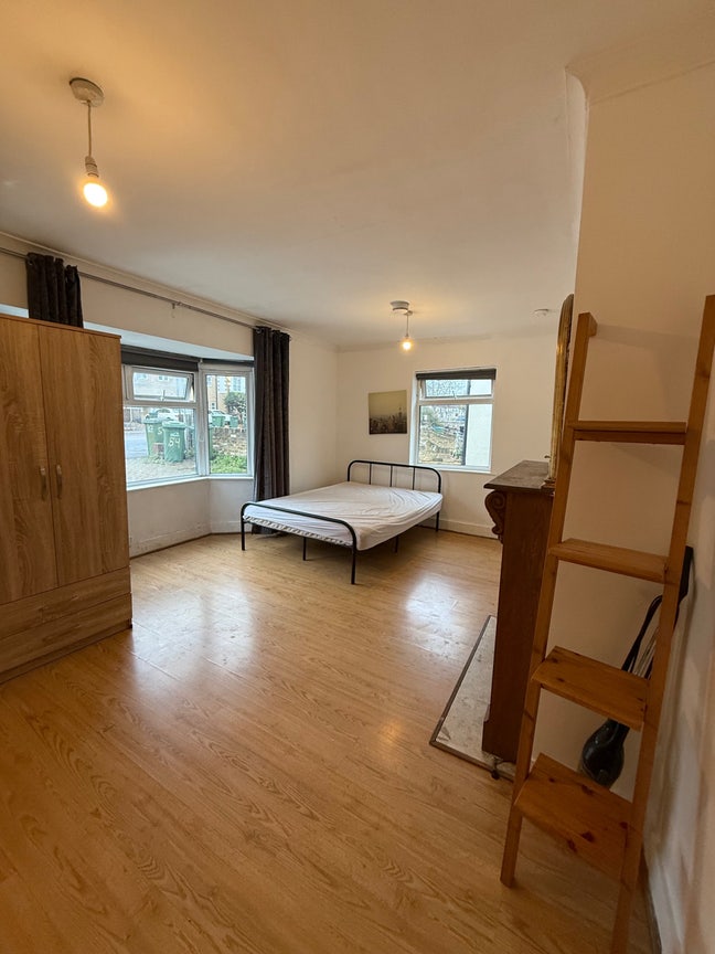 Double bedrooms in Greenwich Main Photo