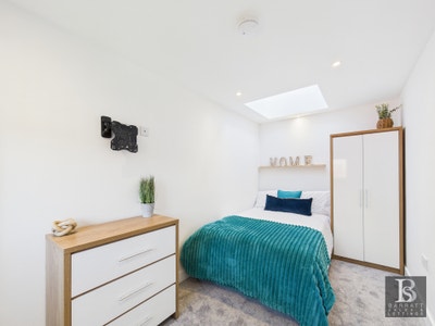 ✨ 1 Room Left - Maidenhead with Driveway Parking ✨ Main Photo