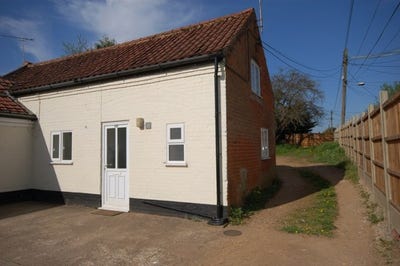 2 Bed House to rent in Swaffham - &pound;795PCM Main Photo