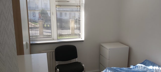 Single Room to Let, Gravesend All Inc Main Photo