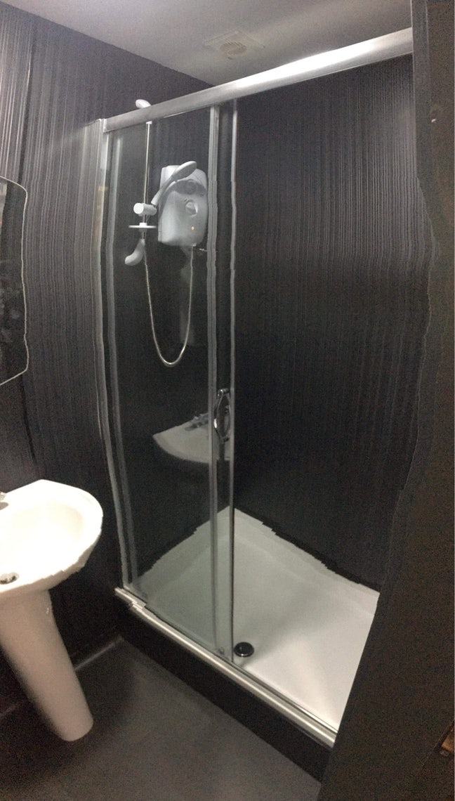 Good area city Center warm quiet clean respectful  Main Photo