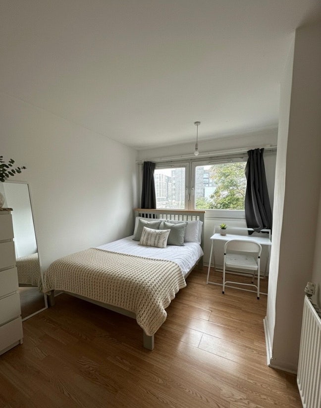 Great Double Room! Garden + Parking! 5 Min from St Main Photo