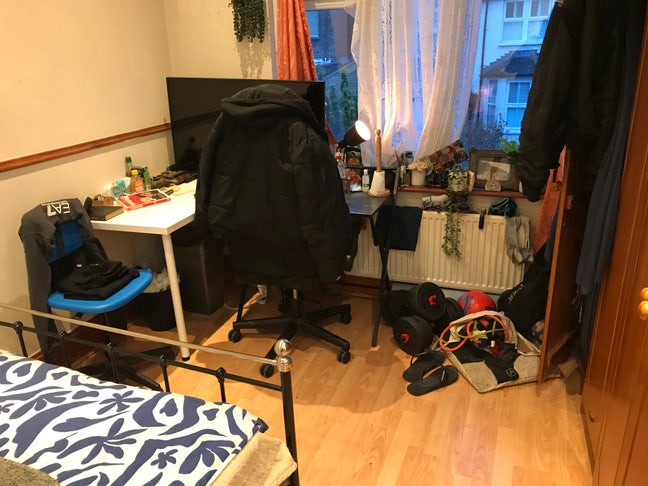 Double room in quiet flat  Main Photo