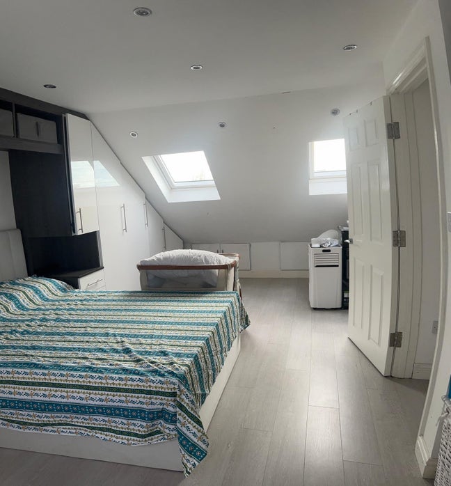 Large En-Suite Double Room to Rent – Single Occupa Main Photo