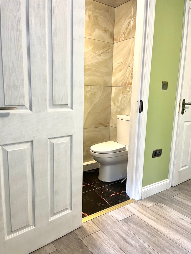 Ensuite bathroom Double room  Main Photo