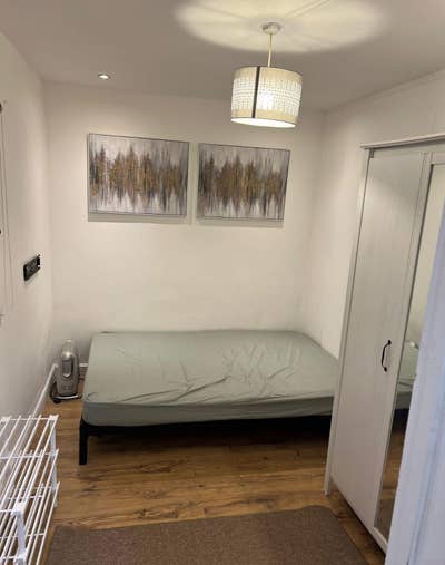 1-Bedroom Studio Flat for Rent Barking IG11  Main Photo
