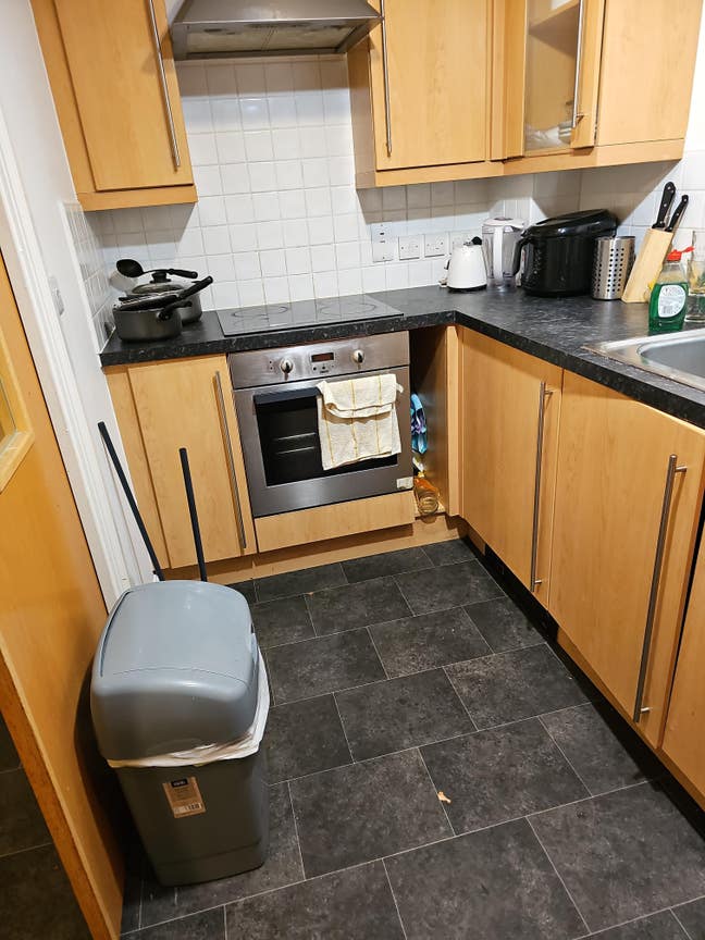 Single room available in a 2 bedroom apartment Main Photo