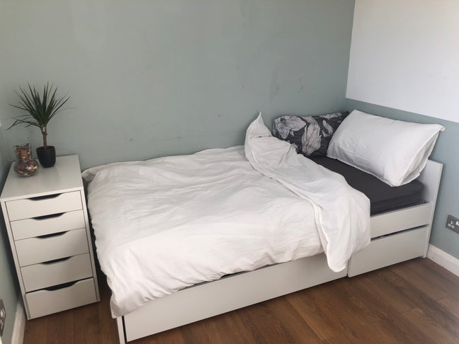 Single room to let Main Photo