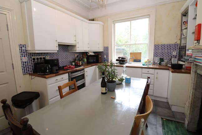 Rooms in a New House Just Refurbished | Bow Road!  Main Photo