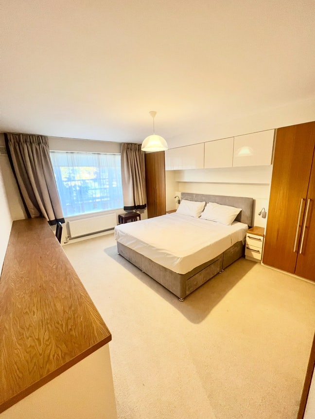 ✅TWO Super Nice Rooms Available ASAP ✅ Main Photo