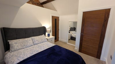 Ensuite room to let in JQ house (Bills included) Main Photo