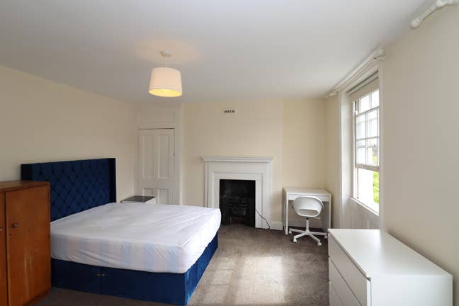 Large Rooms 30 Seconds from Station! Asap Move-in  Main Photo