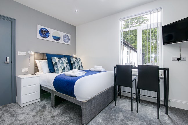 Beautiful self Contained Studio bills inclusive Main Photo