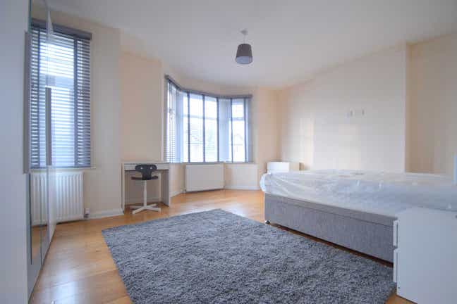 Spacious Double Room Stunning Three-Storey House Main Photo