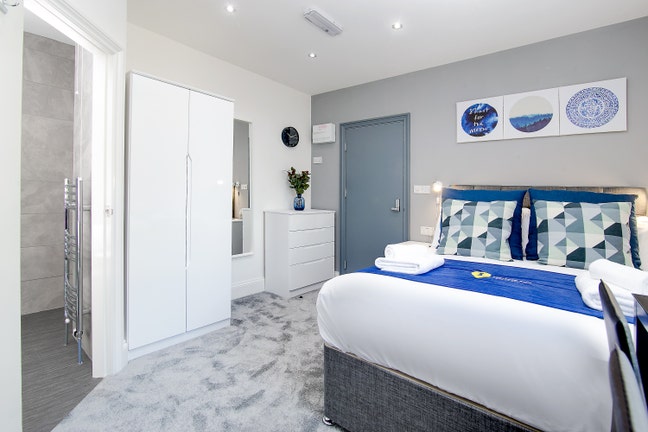 Beautiful self Contained Studio bills inclusive Main Photo