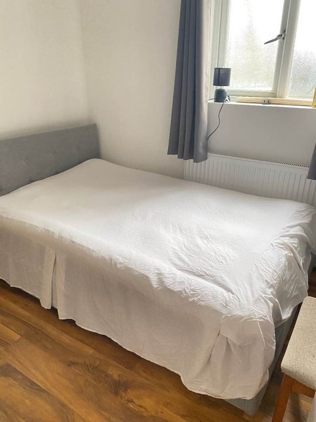 Fully Furnished Double Room – CR7 8RB Main Photo