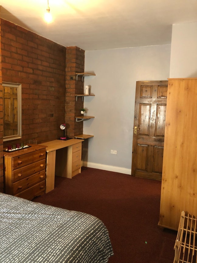 City Centre location all bills included  Main Photo