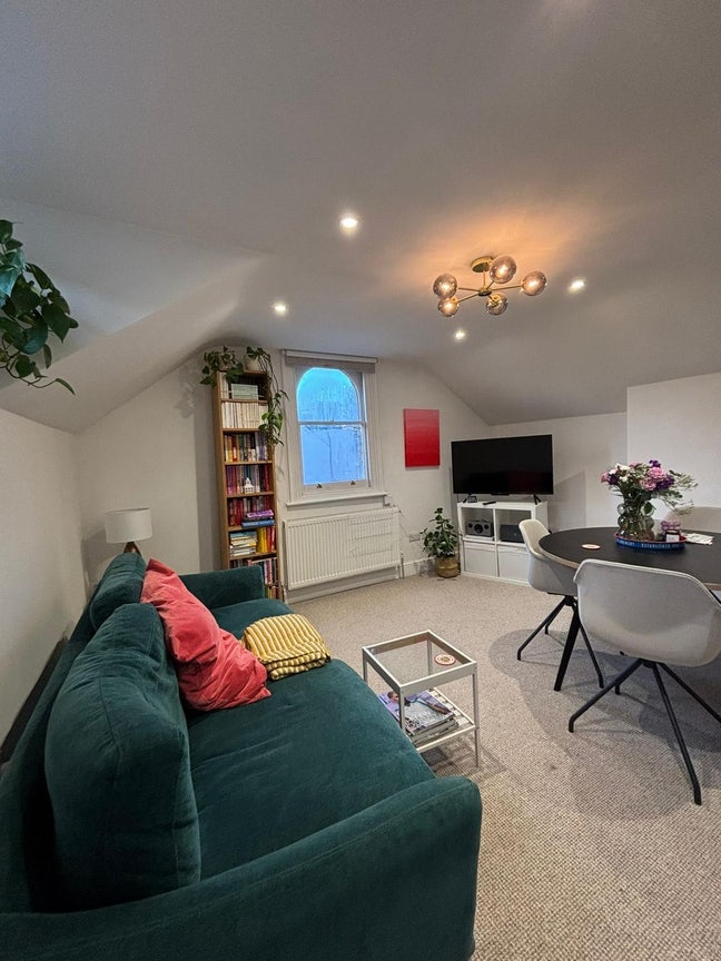 Double Room in Putney Main Photo