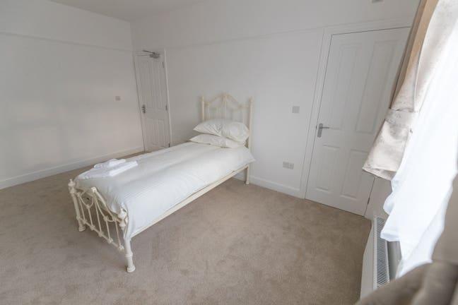 Spacious Double Room in Croydon Main Photo