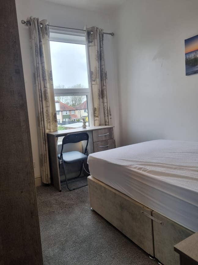 Room Available in Pro Hshare All Bills In Main Photo