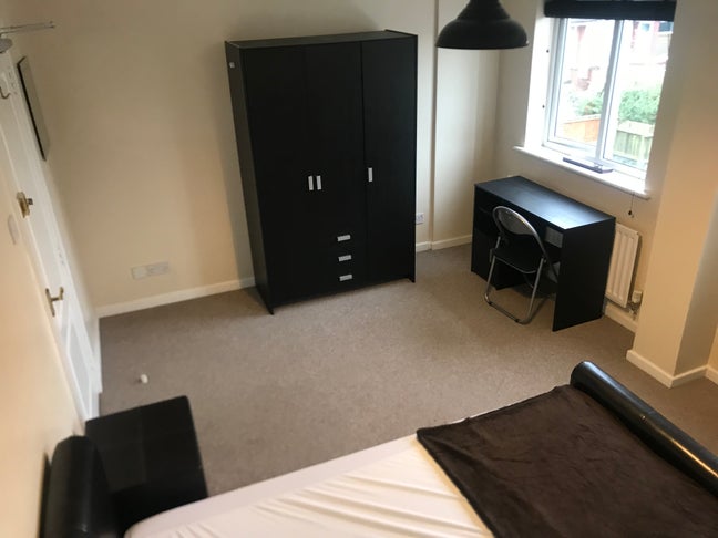 Very Large Ensuite Double Room Bills All In Main Photo