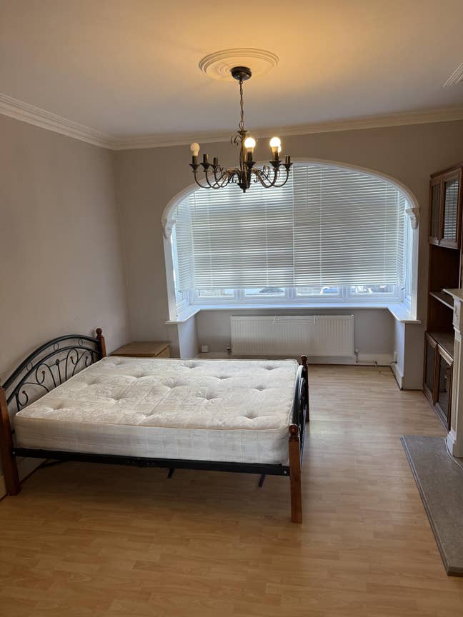 Large Double Room in the heart of Thornton Heath Main Photo