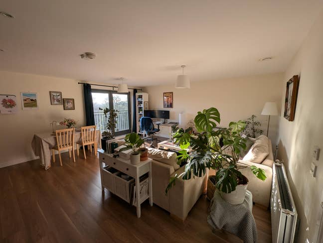 2 Bed Modern Flat Close to West End Main Photo