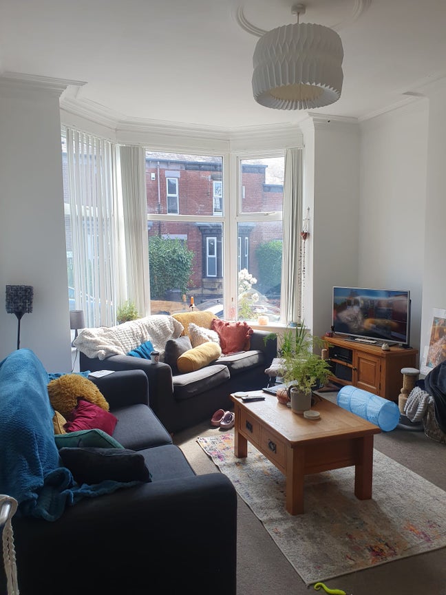 Double room in 5 bed house Main Photo