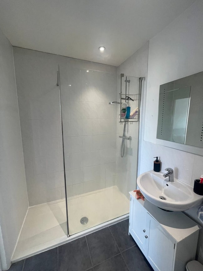 Double Bedroom With Ensuite in Putney Main Photo